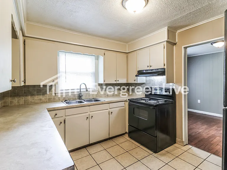 3500 Boyd St — Photo 7