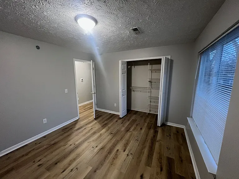 726 W Jefferson St — Photo 10