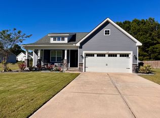 300 Long Pond Dr, Sneads Ferry, NC 28460