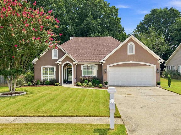 2nd image of 205 Leaf Ln