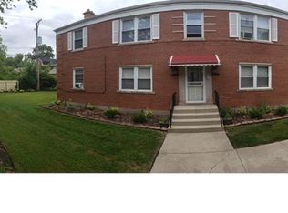10534 S Walden Pkwy #2, Chicago, IL 60643