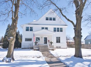 520 S Main St, Sycamore, IL 60178