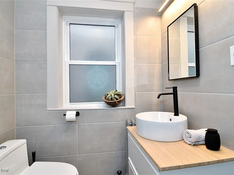 2272 Grandview Ave #2 — Photo 15