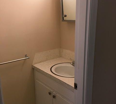 5th image of 407 S Chester St APT 7