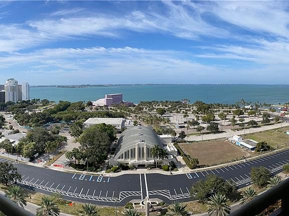 5th image of 800 N Tamiami Trl #Penthouse 1605