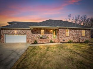 1011 Adam Ct, Cottontown, TN 37048