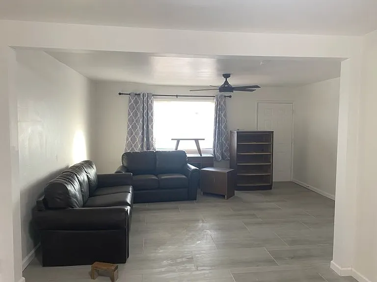 1304 W Romo Jones St — Photo 4