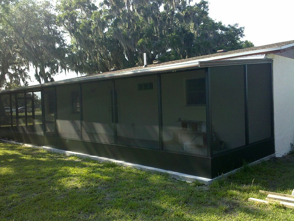 Large screened in porch in back