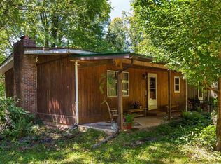 90 Wise Rd, Candler, NC 28715