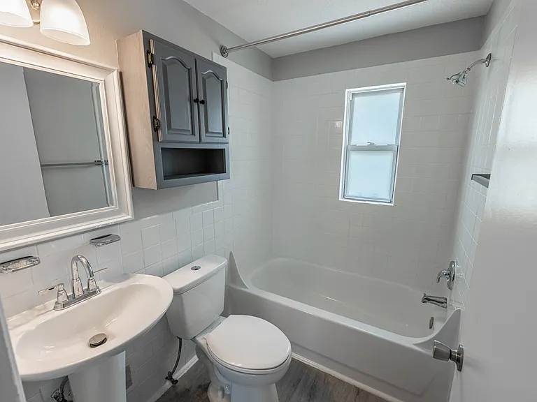 Maples Townhomes — Photo 10