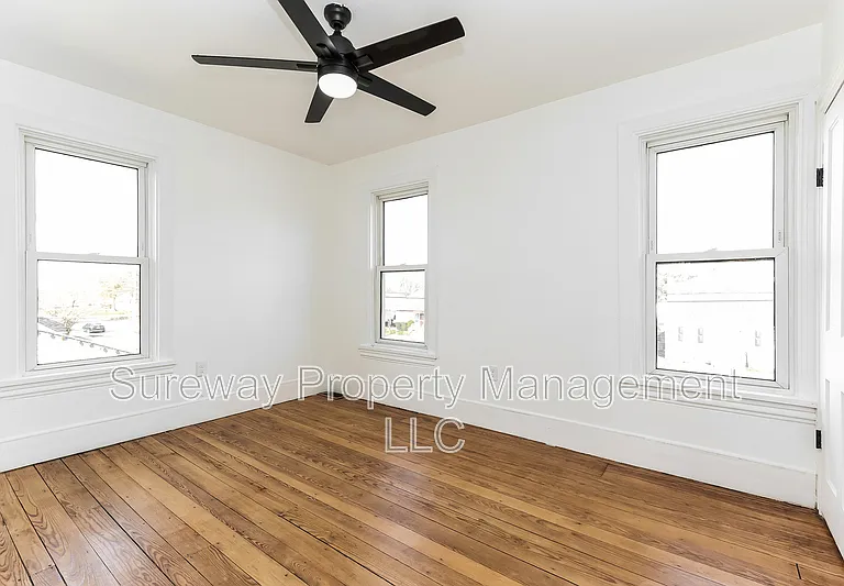 226 Greenwich Ave — Photo 11