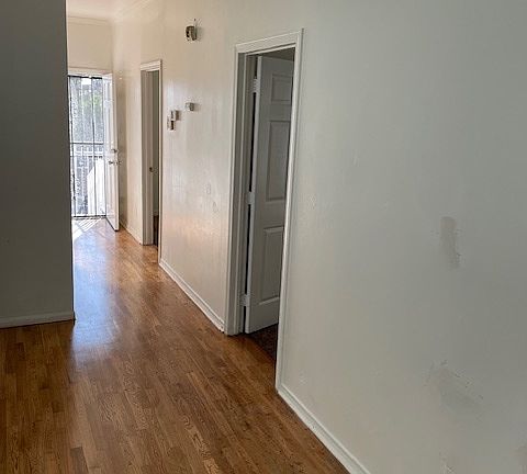 2nd image of 1133 E 101st St