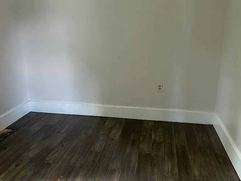 143 N West St — Photo 1