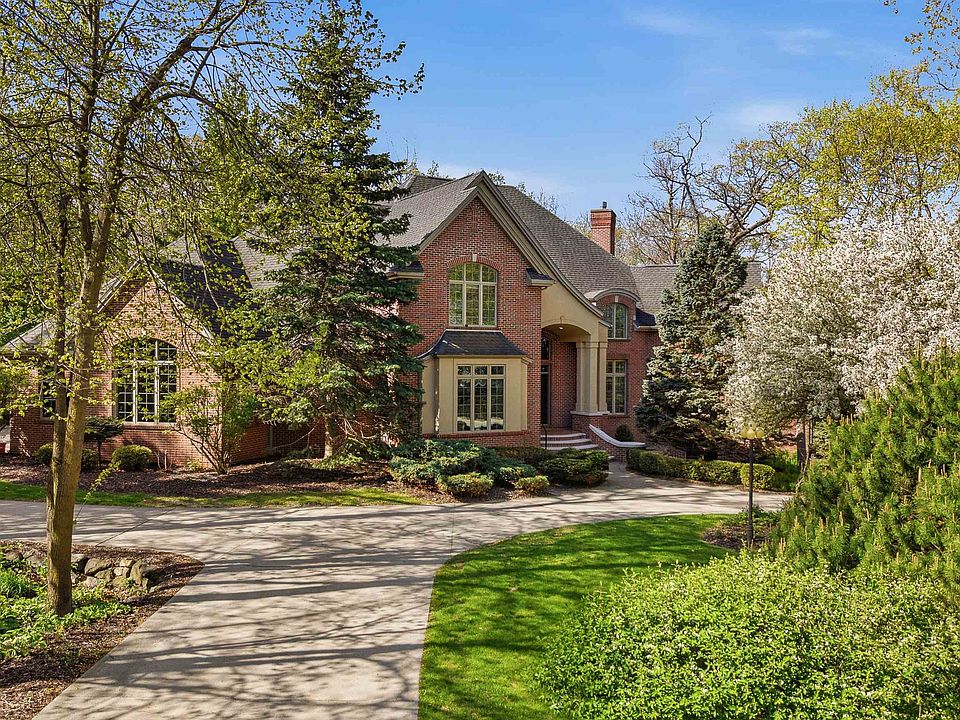 1st image of 384 Ledgewood Dr