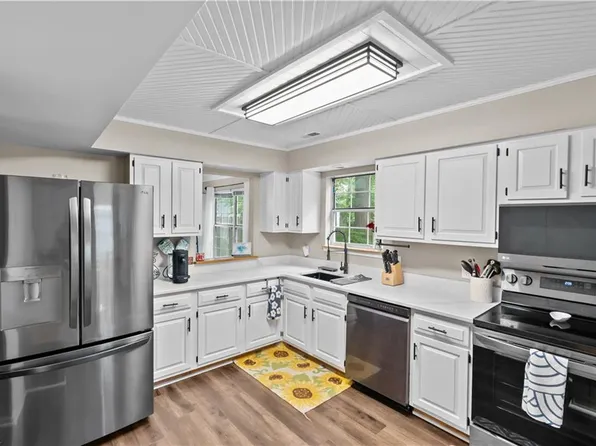 250 Ashridge Ln, Newport News, VA 23602