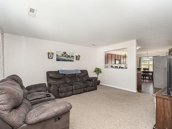 5th image of 173 Willow Pointe Dr