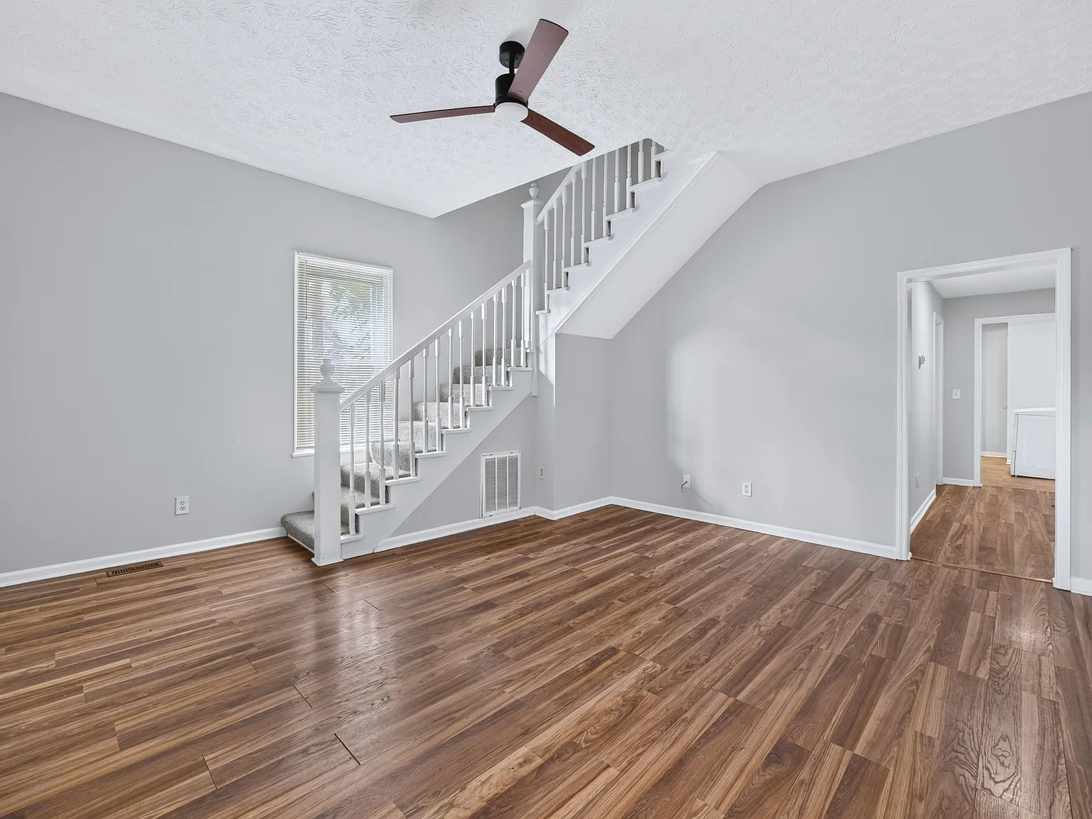 3 bed, 2.0 bath, $1,225 — Photo 3
