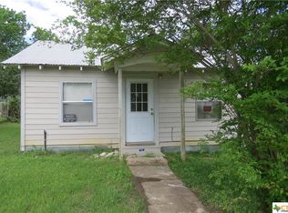 501 N Hackberry Ave, Luling, TX 78648