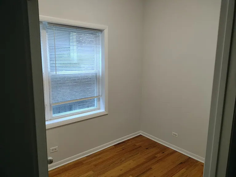 823 N Damen Ave #2R — Photo 12