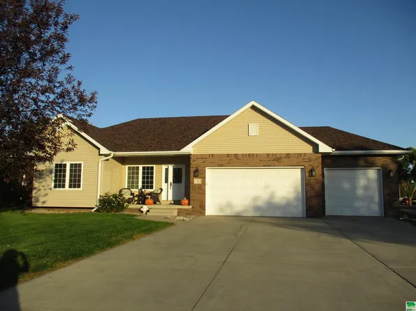 401 Wild Plum Way, Sergeant Bluff, IA 51054