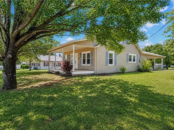 547 Austin Traphill Rd, Elkin, NC 28621