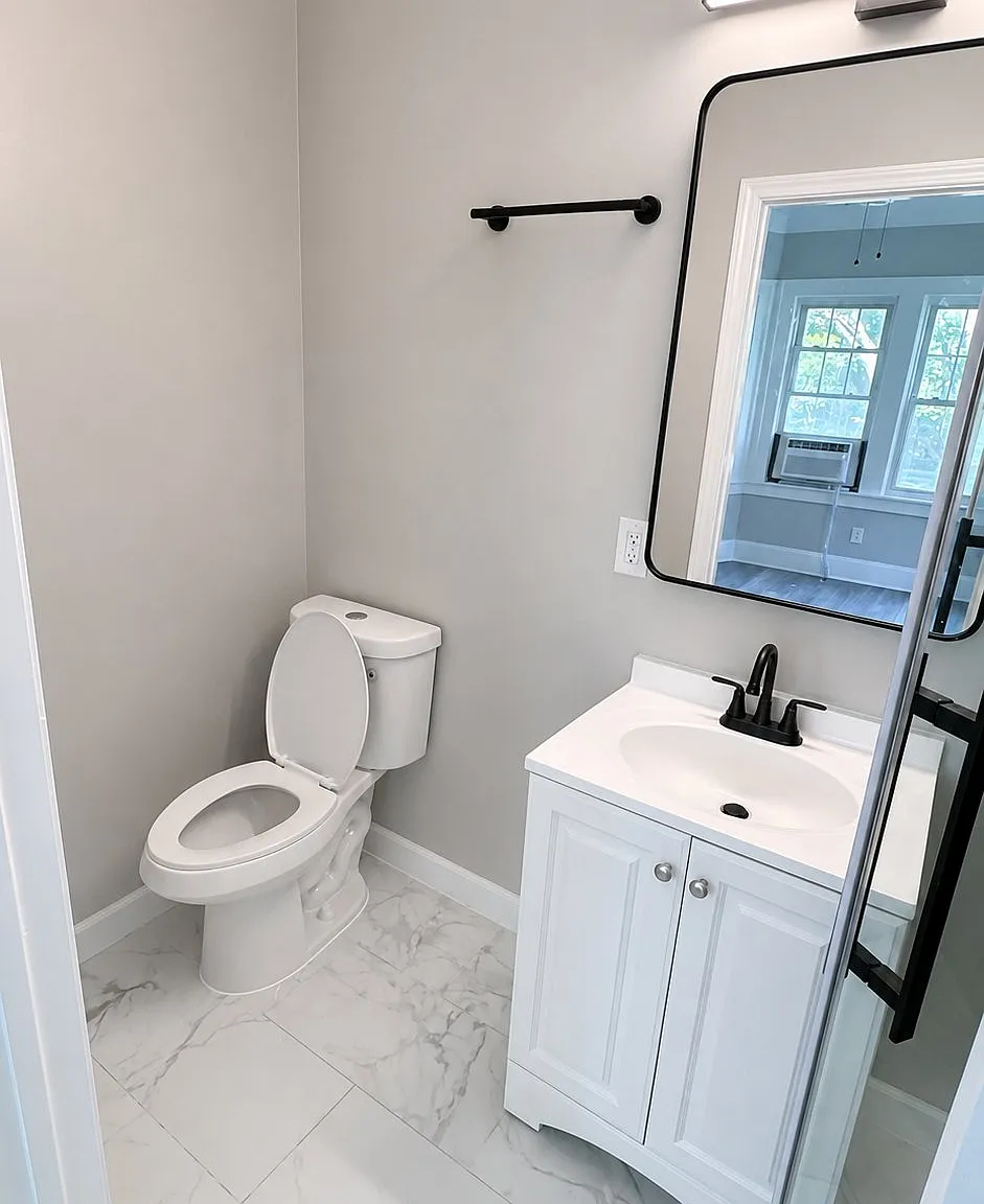 Renovated 4BR/2.5BA Shaker Heights Home with First-Floor Suite & 2-Car Garage — Photo 2