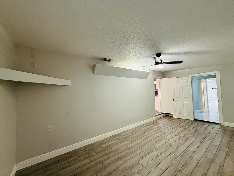 4203 E Yukon St — Photo 16
