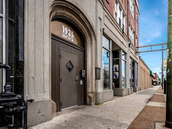 1931 E 71st St 1931-45 E 71st Chicago, IL 60649