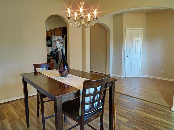 3rd image of 3406 Oaklawn Place Dr