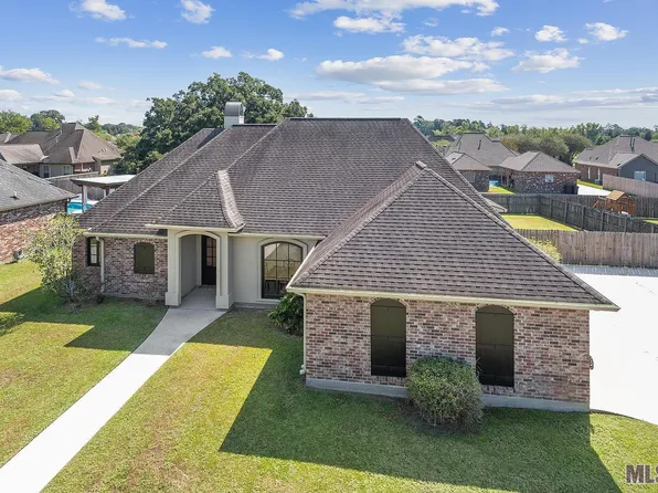 13054 Oak Knoll Dr, Geismar, LA 70734