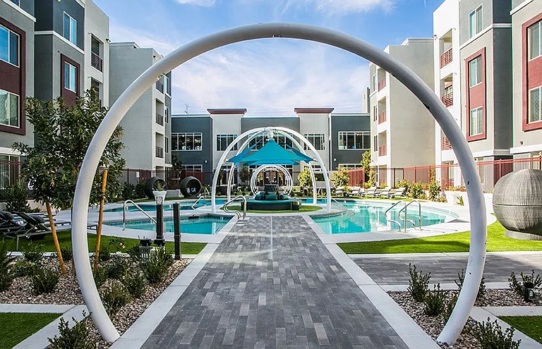 Aster Blue Diamond Apartments — Photo 37