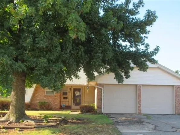 604 Fairlane Dr, Midwest City, OK 73110