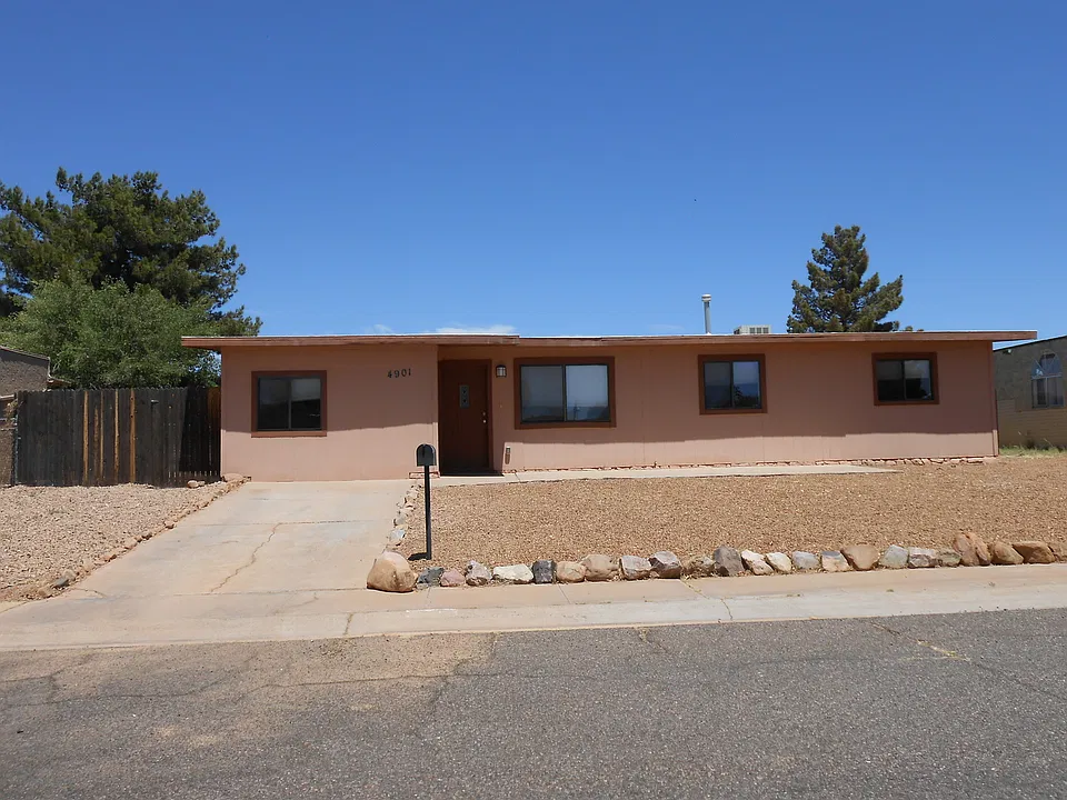 4901 E De Medici Dr