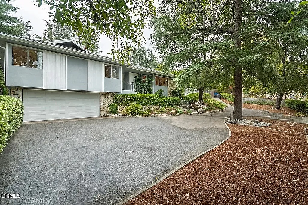 4 bed, 2448 sqft, $9,500 — Photo 3