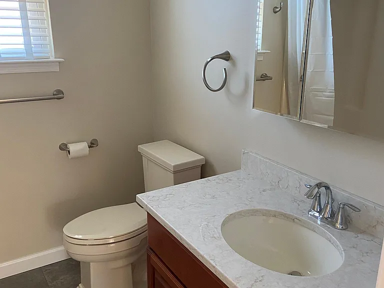277 Shirley Dr #2 — Photo 4