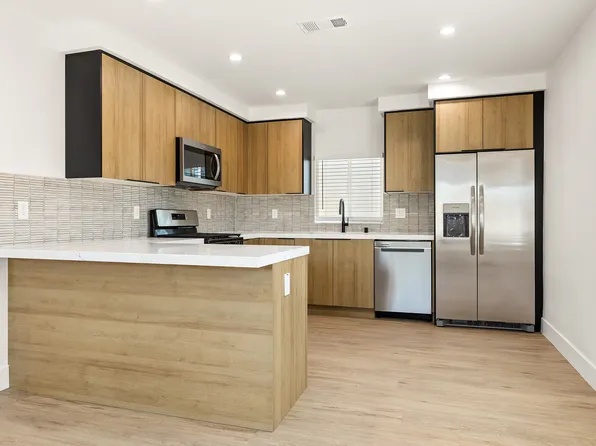 7836 Claybeck Ave, Sun Valley, CA 91352