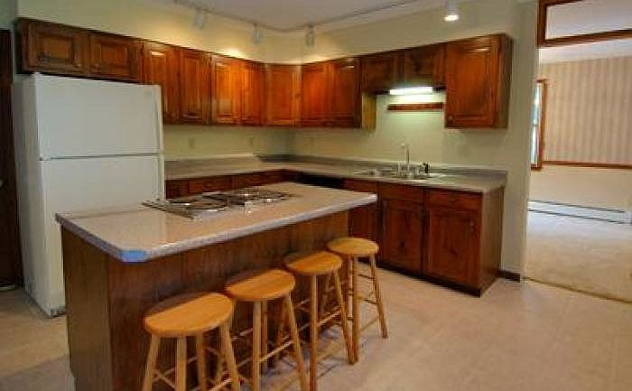 2nd image of 8 Rocky Hill Dr