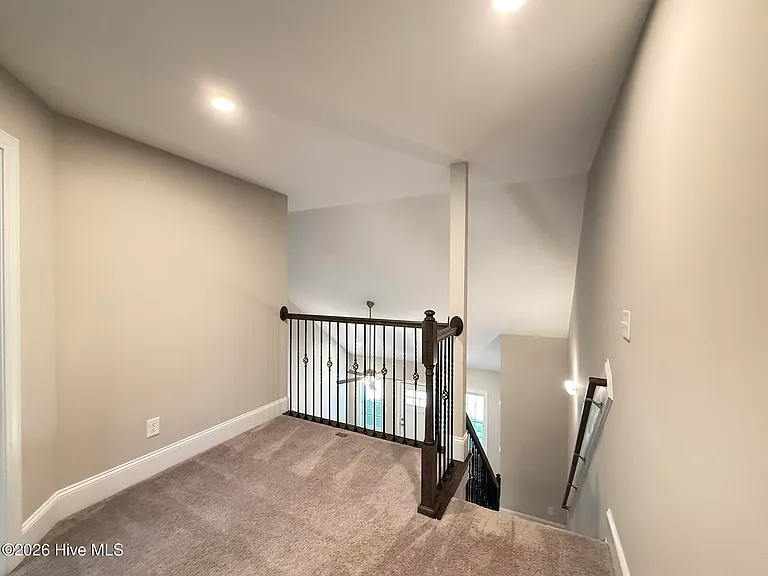 121 Lark Dr — Photo 24