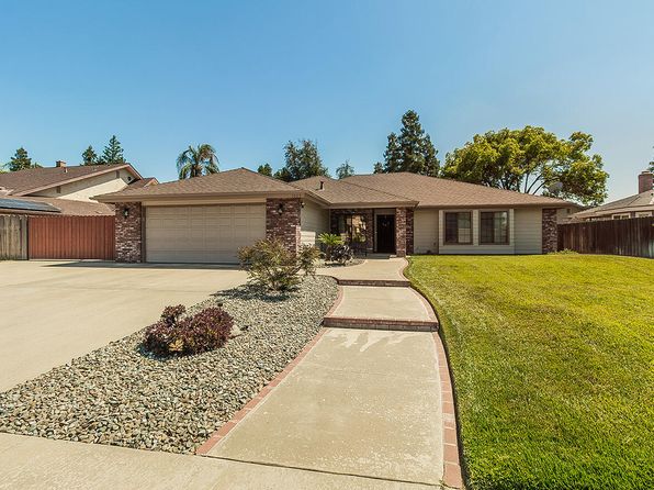 1025 E Cambridge Avenue, Visalia, CA 93292
