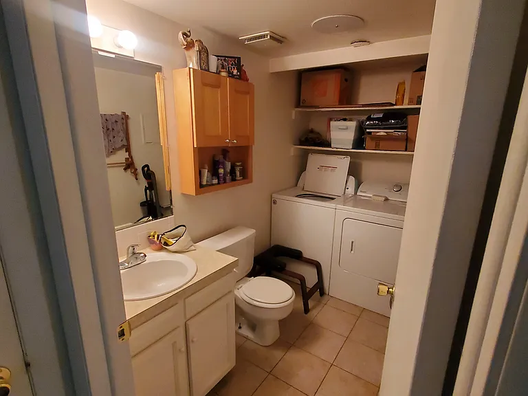 lower bath & W/D