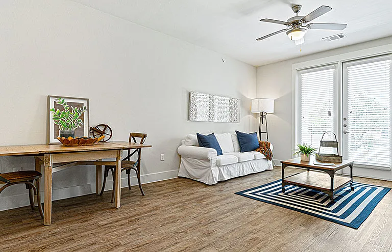 Hickory Creek Ranch Apartments — Photo 46