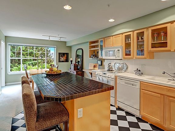 5th image of 1308 6th Ave N APT 202