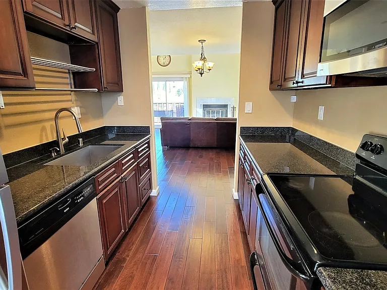 4149 El Camino Way #F — Photo 17