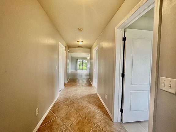 2nd image of 2310 NE 8th Pl #2312