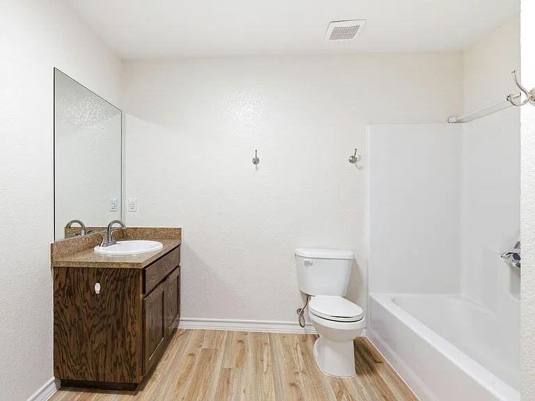 823 N Commerce St #A — Photo 25