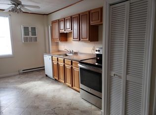 1 Grafton St APT C, Millbury, MA 01527