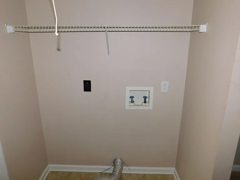 100 Christopher Ct — Photo 17