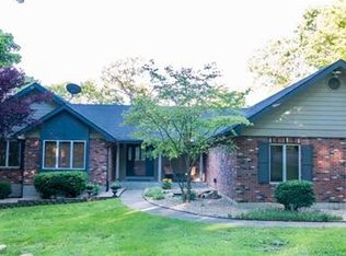 11 Greenview Dr, Defiance, MO 63341