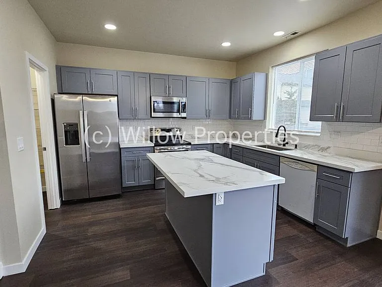 6753 Park St E — Photo 4