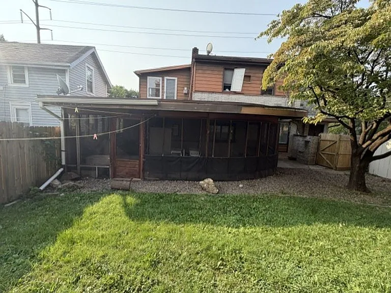 563 S 24th St — Photo 8
